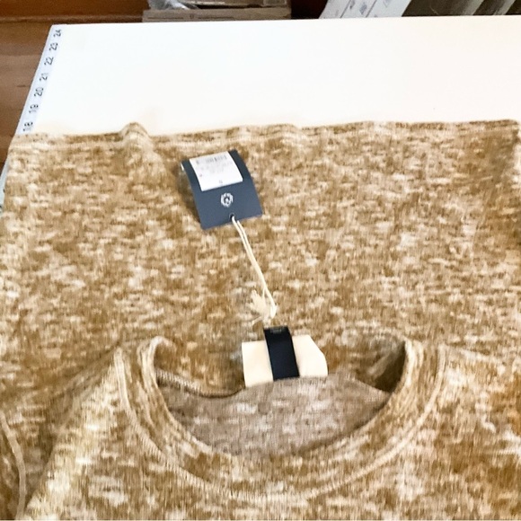 New with tags Universal Thread gold long sleeved thermal. Very soft! - Picture 9 of 11